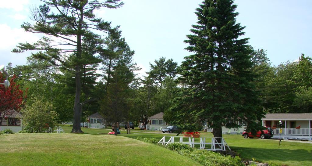 Bay Leaf Cottages & Bistro Lincolnville Exterior photo